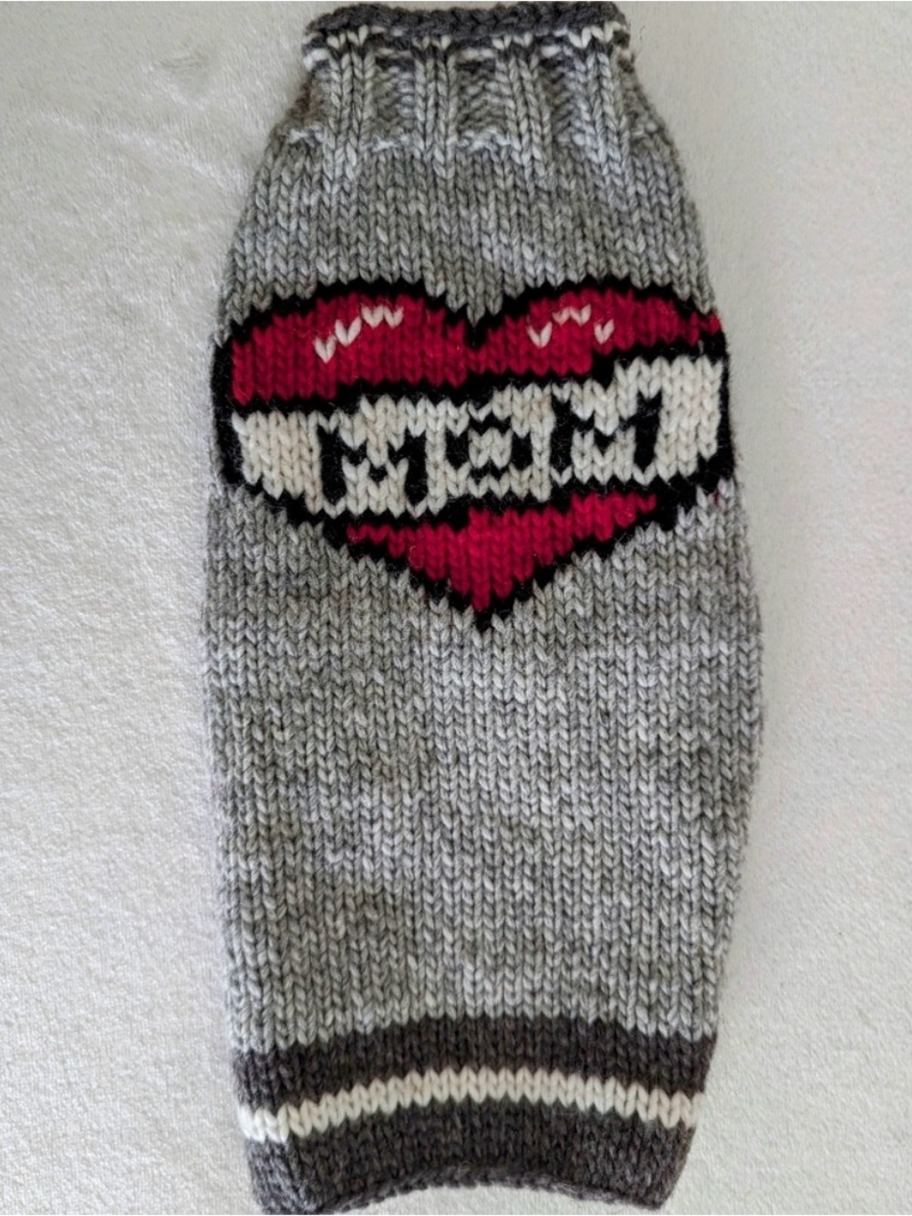 Chilly Dog Tattooed Mom Heart Sweater Wool Hand Knit Grey Red XS (5-10lb)